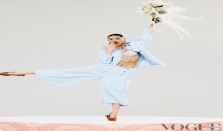 ​VNA芬斯狄娜亮相《VOGUE WEDDING》首刊，以贴身美学回应婚礼重要时刻